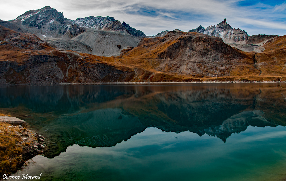 Reflets sur le lac de la Sassière